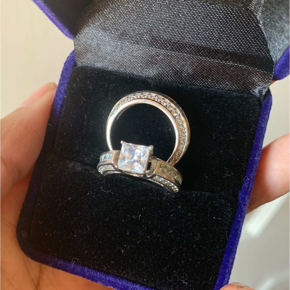 Engagement Ring With Box Size 9